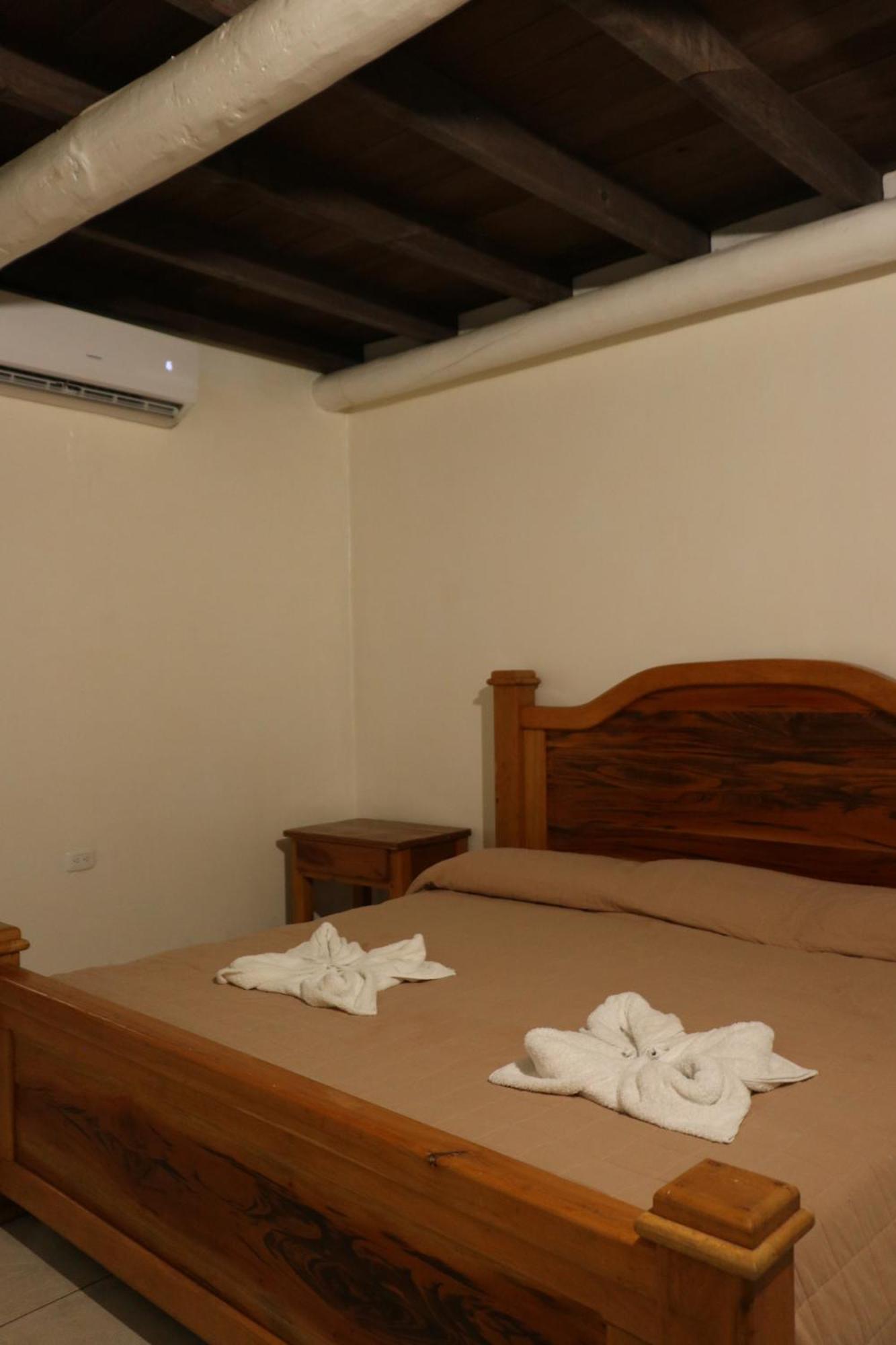 Hotel Salvador Gaviota Lívingston Εξωτερικό φωτογραφία